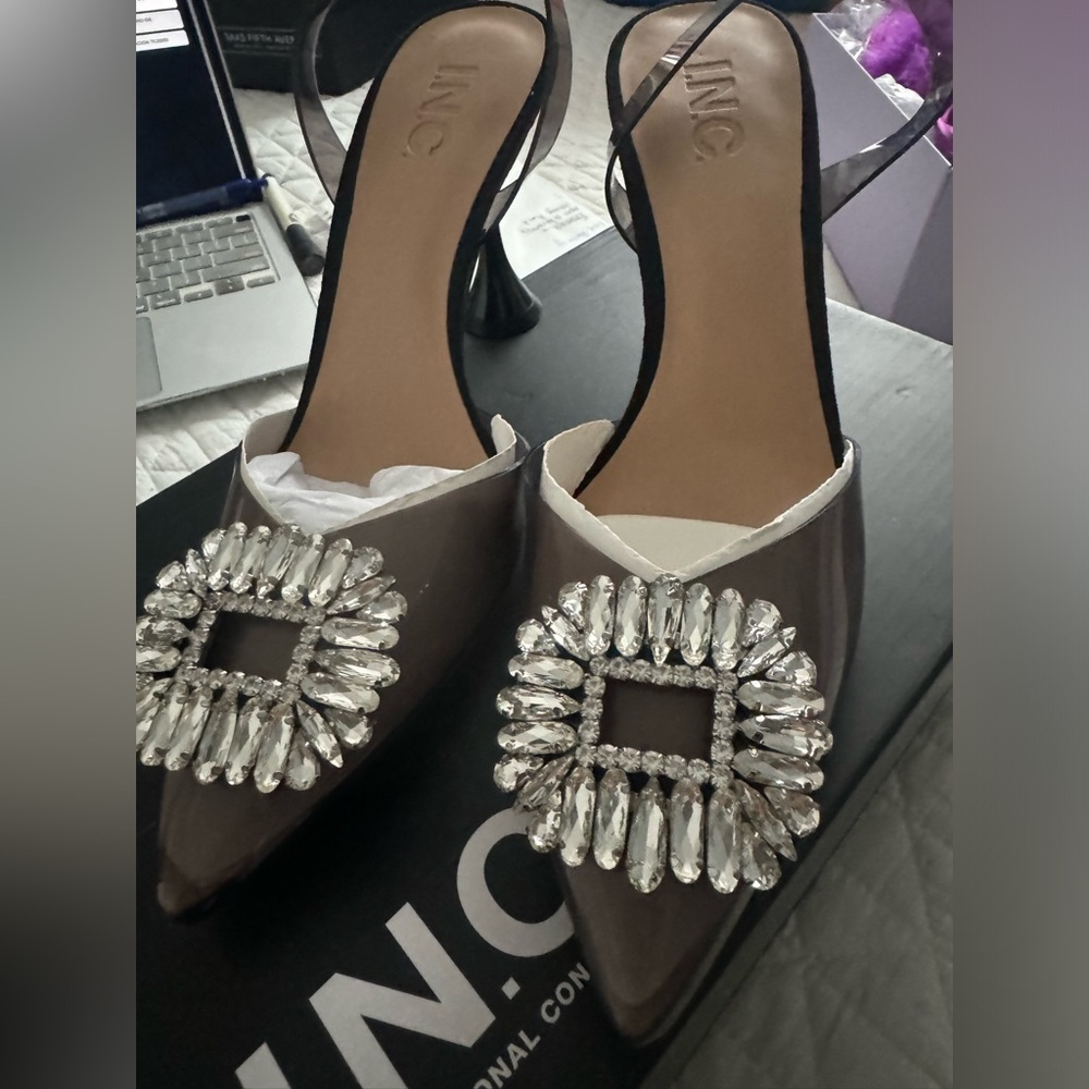 Inc shoes with Crystal embellishmet